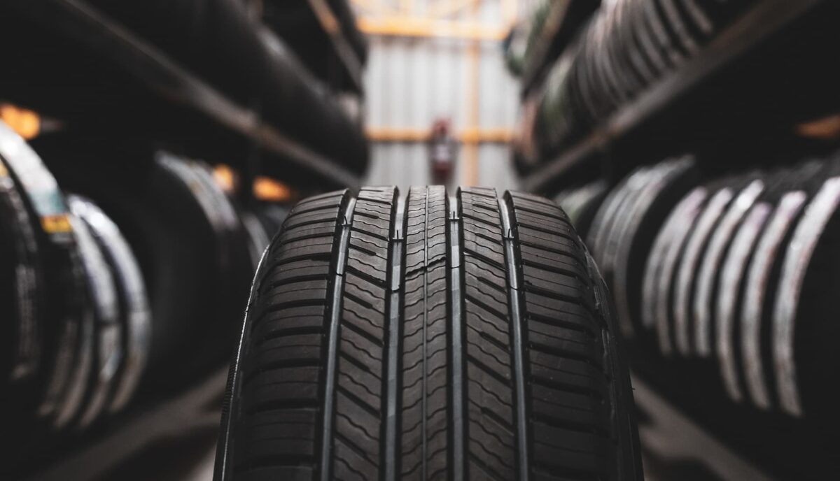 Market tires industry